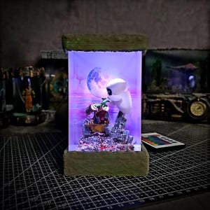 Wa..ll E resin lamp, kid night light, handcrafted resin lamp, Robot resin lamp, gift for her, gift for him, decoration lamp, birthday gift