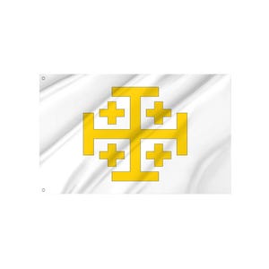 Könnte beinhalten: Weiße Flagge mit gelbem Jerusalemer Kreuz-Emblem. Das Kreuz besteht aus einem großen zentralen Kreuz mit vier kleineren Kreuzen in jedem Quadranten. Die Flagge hat eine leicht zerknitterte Textur.