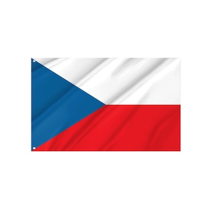 Könnte beinhalten: Rechteckige Flagge der Tschechischen Republik mit einem blauen Dreieck auf der linken Seite, Weiß oben und Rot unten. Die Flagge scheint aus Stoff zu sein, mit einem leichten Welleneffekt.