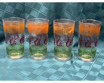 Quatro (4) copos de suco de laranja com estampa vintage de frutas
