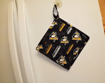 Boston Bruins pot holder Quilted hot pad cozie or trivet. Bowl cozy microwavable NHL