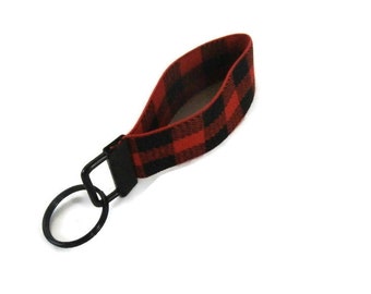 Buffalo Plaid Key Fob Stretch Keyholder Black and Red Plaid Bracelet Style Key Fob Organizer Easy On Easy Off Stretchy Wristlet Keychain