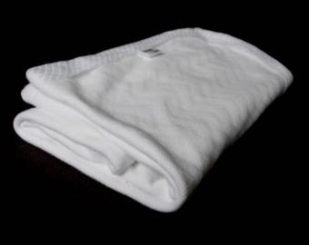 Baby deken wit | Wit op witte Chevron Design deken | Zachte baby Inbakeren deken | Baby ontvangen Swaddler deken