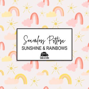Könnte beinhalten: Ein nahtloses Muster mit pastellfarbenen Regenbogen, gelben Sonnen und rosa Wolken auf hellrosa Hintergrund. Das Design enthält den Text "Seamless Pattern SUNSHINE & RAINBOWS" in einem schwarzen Rechteck, mit einem kleinen Wohnmobil-Logo.