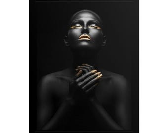 Zwart portret met gouden accenten opgerolde poster | Donkere elegante muurkunst