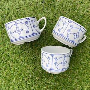 Vintage Jäger Eisenberg Blue & White Coffee Cups – Set of 3 – Mid-Century German Porcelain