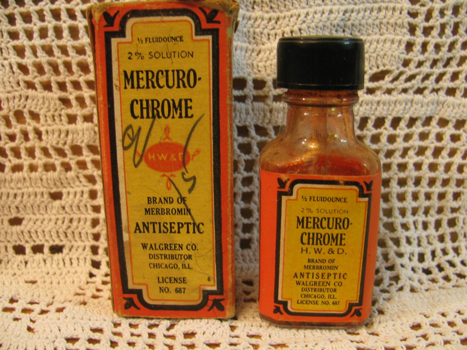 1940s 1950s Glass Bottle of Mercurochrome Antiseptic w/ Box and Glass  Applicator
