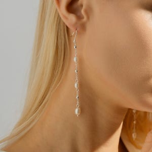 Long chain Pearl Tassel Drop Earrings，Dainty 3 Pearls Dangle Earrings,Bridal Earrings,Wedding Earrings,Natural Freshwater Pearl Earrings
