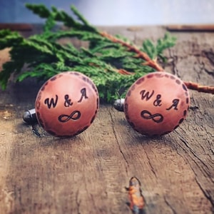 Gemelos de cobre personalizados para bodas / Iniciales o fecha grabadas / Regalo para padrinos de boda / Hechos a mano en el Reino Unido