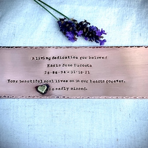 Targa commemorativa personalizzata in rame per panchina – Incisione a mano per giardino – Cartello commemorativo