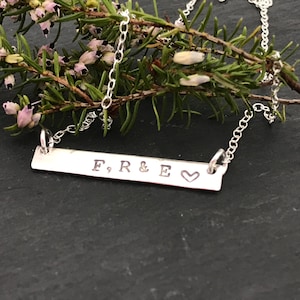 Collar con nombre de barra, colgante de placa horizontal personalizado de plata de ley, joyería con iniciales, regalo de cumpleaños para mamá de parte de los niños, regalo para la abuela