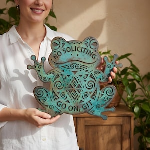 Divertido cartel metálico de "No solicitar", decoración de jardín con forma de rana, arte de pared metálico "Go On Git", cartel personalizado para la puerta principal, decoración de bienvenida para exteriores.