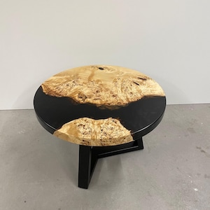 Unique coffee table &quot;Bat table&quot; Round coffee table made of solid wood Epoxy resin table made of burl poplar / Individually manufactured table