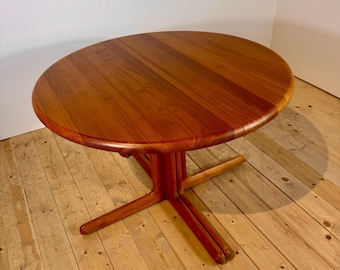 Danish Teak Extendable Dining Table 1960s Round Mid-Century Modern Scandinavian Design