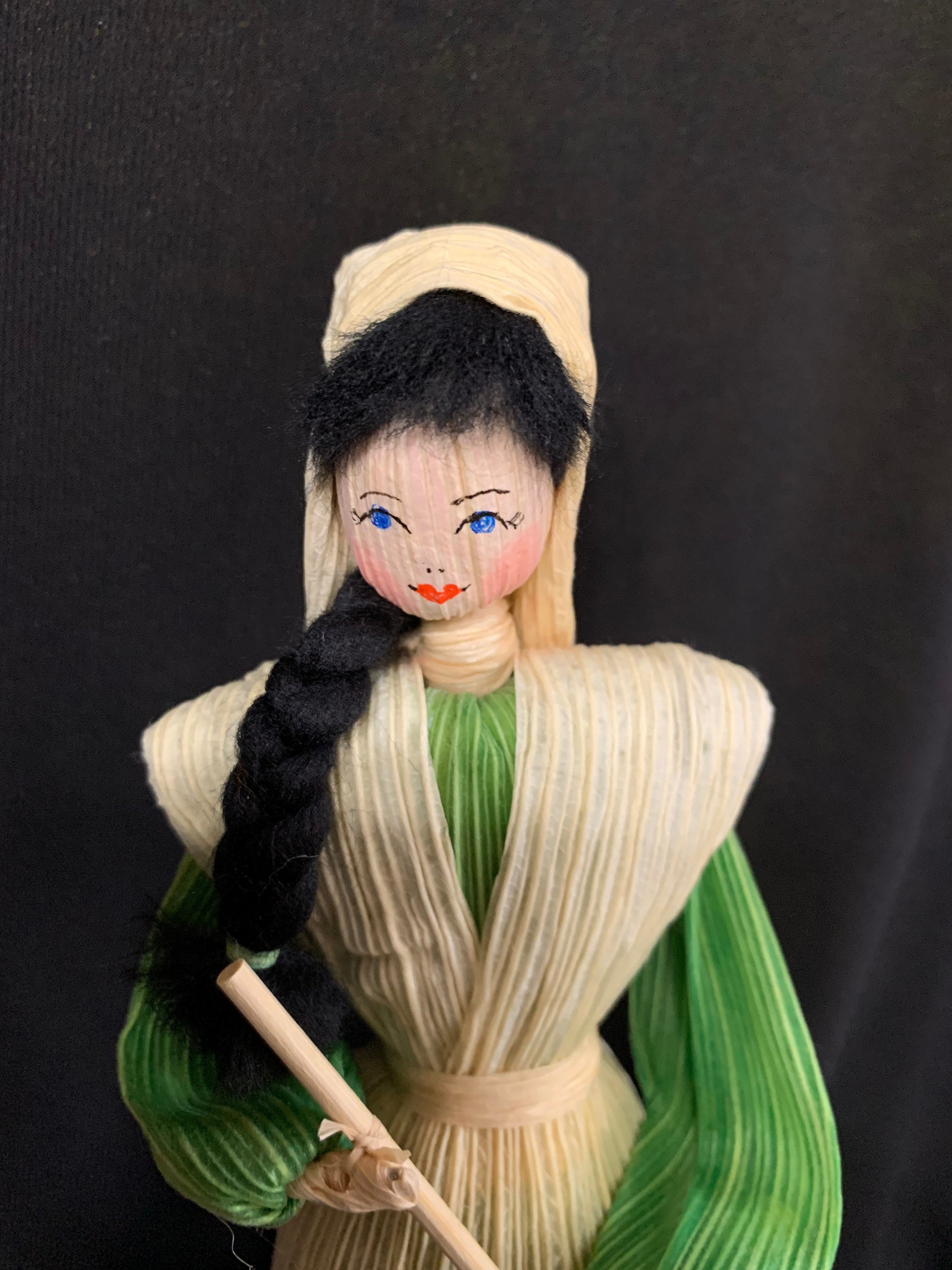 How to Make Corn Husk Dolls