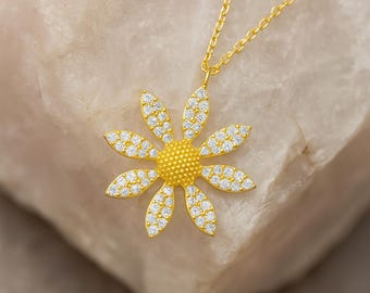 14K Solid Gold Daisy Necklace, Floral Gold Jewelry, Daisy Flower Diamond Necklace, Minimalist Necklace, Cute Jewelry, Charm Necklace