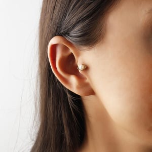 14K Gold Diamond-Shaped Tragus Earring With Pearl, Minimalist Cartilage Stud For Women, Dainty Piercing Jewelry, Gift For Her