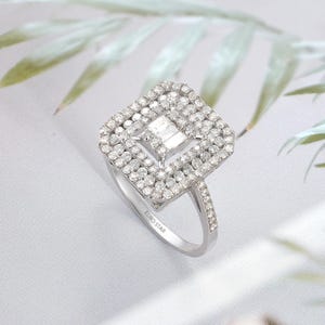 Anello in oro massiccio 14 carati con doppio alone di diamanti, anello da cocktail importante F SI da 0,34 ct, elegante gioiello raffinato, regalo di lusso per lei