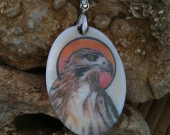 Hawk Totem Animal Mother of Pearl Amulet de Mickie Mueller FREE cord