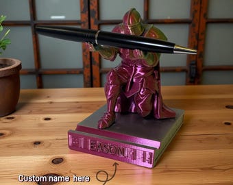 Custom Knight Pen Holder with Name | Personalized Medieval Warrior Desk Decor | Unique Gamer Gift for Writers & Office Stylus Stand