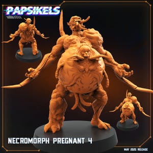 Op de afbeelding: Een gedetailleerde oranje Necromorph Pregnant 4 figuur, met meerdere ledematen en een grote buik. De figuur staat op een zwarte basis, met de tekst "NECROMORPH PREGNANT 4" en "MAY 2025 RELEASE". Het Papskels-logo is zichtbaar.