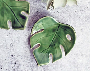 Porte bague feuille de Monstera en céramique, rangement bijoux, poterie Lauren Sumner