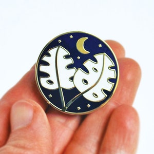White Monstera Leaf Enamel Pin, Hard Enamel Cloisonné Pin, Moon, Navy, Gold, Monstera Leaf Pin, Monstera Pin, Enamel Leaf Pin, Plant Pin