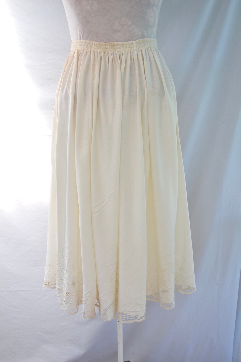 Lux Cream Rayon Med One Size Fits Most Vintage Beautiful Bali Cutwork Lace Detail Elastic Waist Maxi Full Skirt w Pockets Large