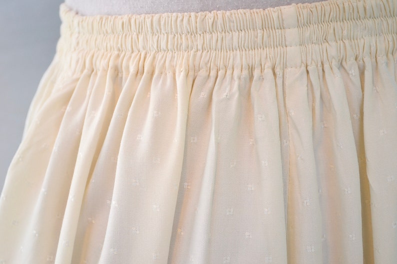 Lux Cream Rayon Med One Size Fits Most Vintage Beautiful Bali Cutwork Lace Detail Elastic Waist Maxi Full Skirt w Pockets Large