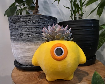 Whimsical Cyclops Succulent Planter: Quirky Alien Decor