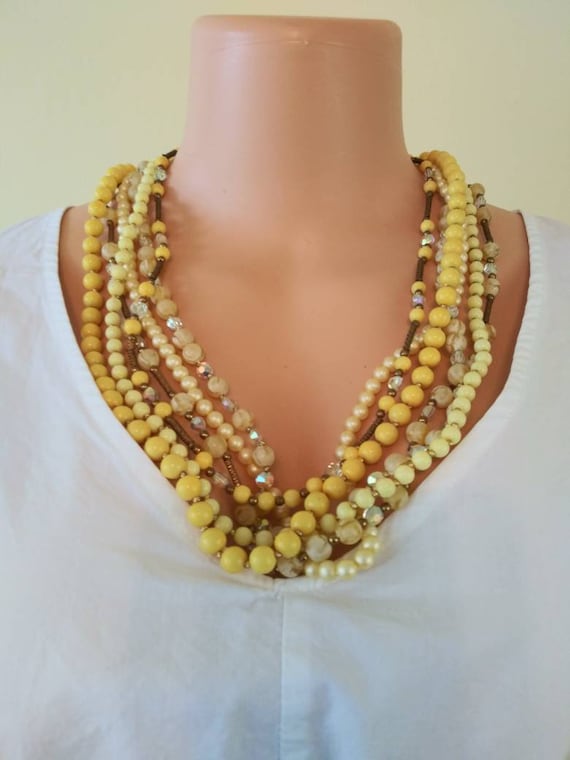 Vintage 1950’s yellow multistrand necklace / fift… - image 1