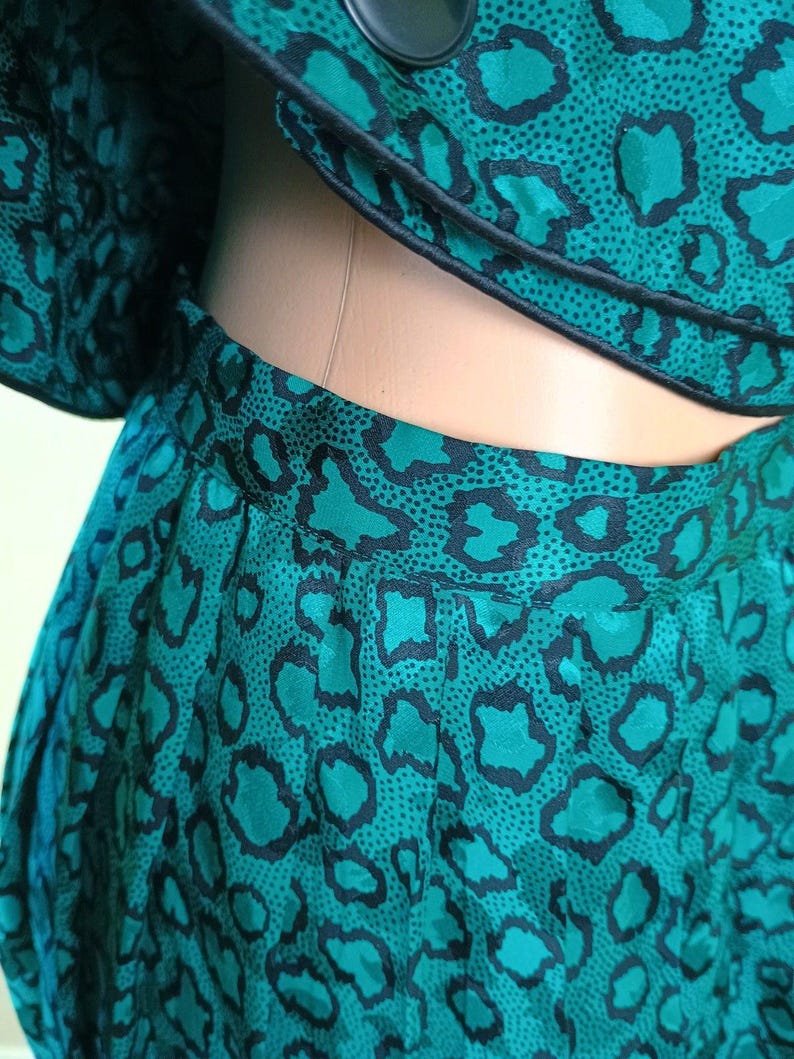 Vintage Adrianna Papell Silk Cheetah Print Green Black Skirt Suit Size 12 image 7