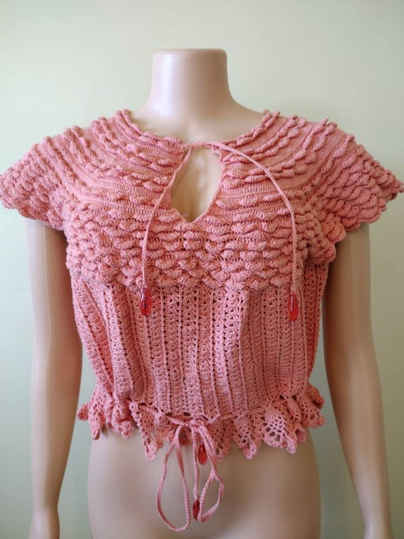Vintage handmade pink cropped crochet top / large - image 3