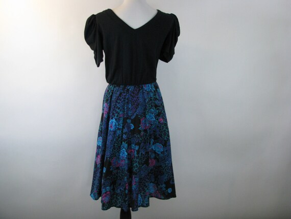 Vintage 80’s does 50’s party dress with full flor… - image 4