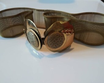 Vintage gold mesh belt with leaf buckle gold tone fixed length Vintage 1960 main image 4