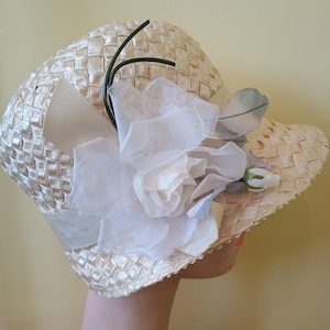Vintage Camellia Rafia Woven White Cloche Hat With Flowers