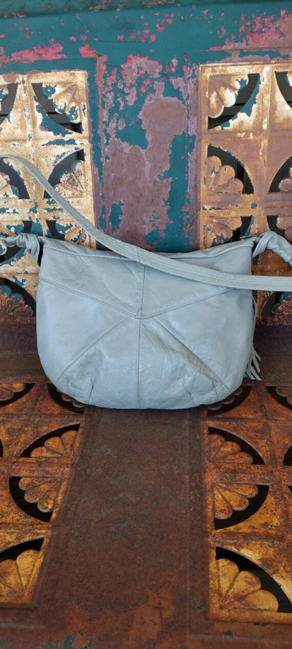 Vintage 1980's leather grey fringe purse / should… - image 7