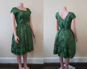 Vintage 1950's emerald green dress / fifties party / 50's formal / 27 waist