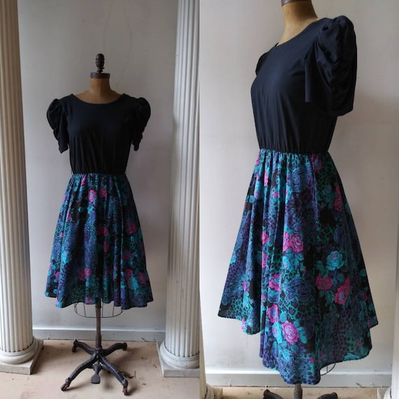 Vintage 80’s does 50’s party dress with full flor… - image 1