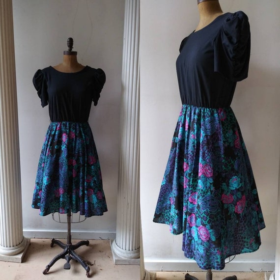 Vintage 80’s does 50’s party dress with full flora