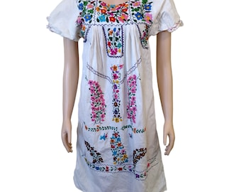 Vintage 1970's Mexican embroidered dress medium