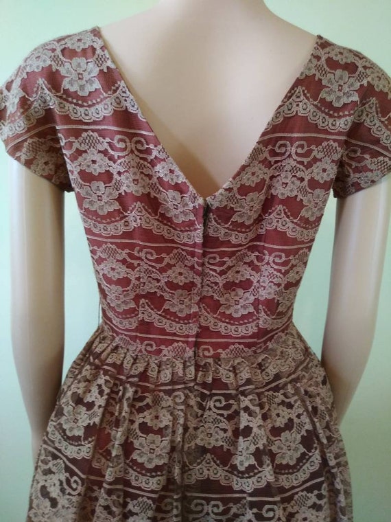 Vintage 1950's peplum lace dress / fifties bronze… - image 7