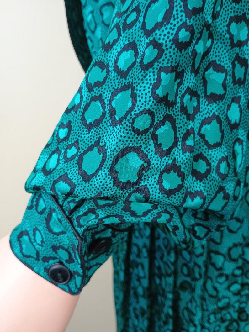 Vintage Adrianna Papell Silk Cheetah Print Green Black Skirt Suit Size 12 image 3