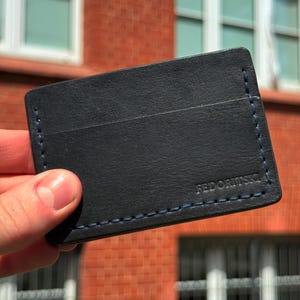 手作りの革製カードホルダー