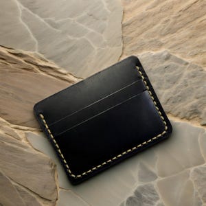 Tarjetero de piel hecho a mano con 4 bolsillos para tarjetas