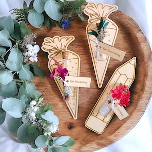 SVG laserbestand schoolkind schoolinschrijving houder voor lolly geld cadeaus school kegel pen cadeau idee jongen meisje SVG-bestand