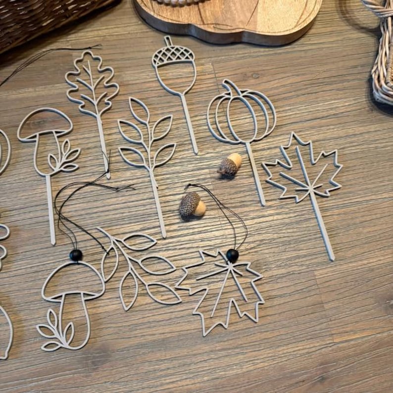 STL 3D Druck Datei Herbst Stecker und Aufhänger filigran lineart je 6 Designs Sonnenfänger Herbstglück schlichte Herbstdeko
