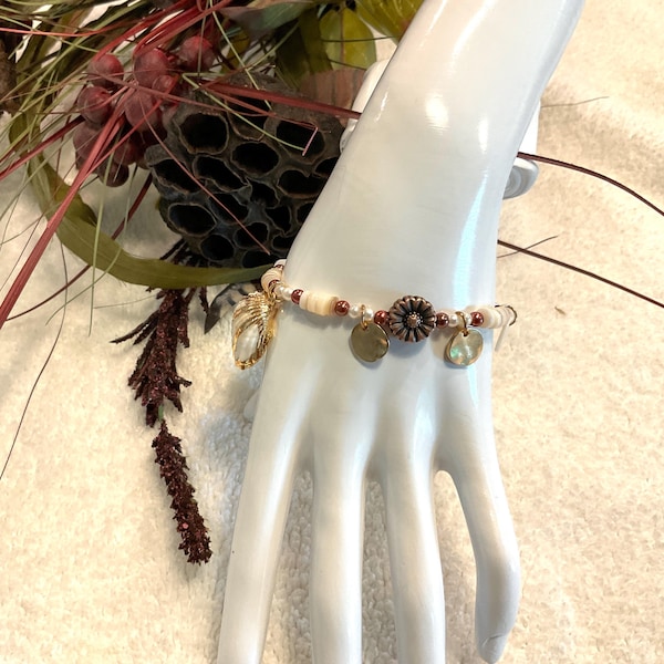 878. Shell Bracelet