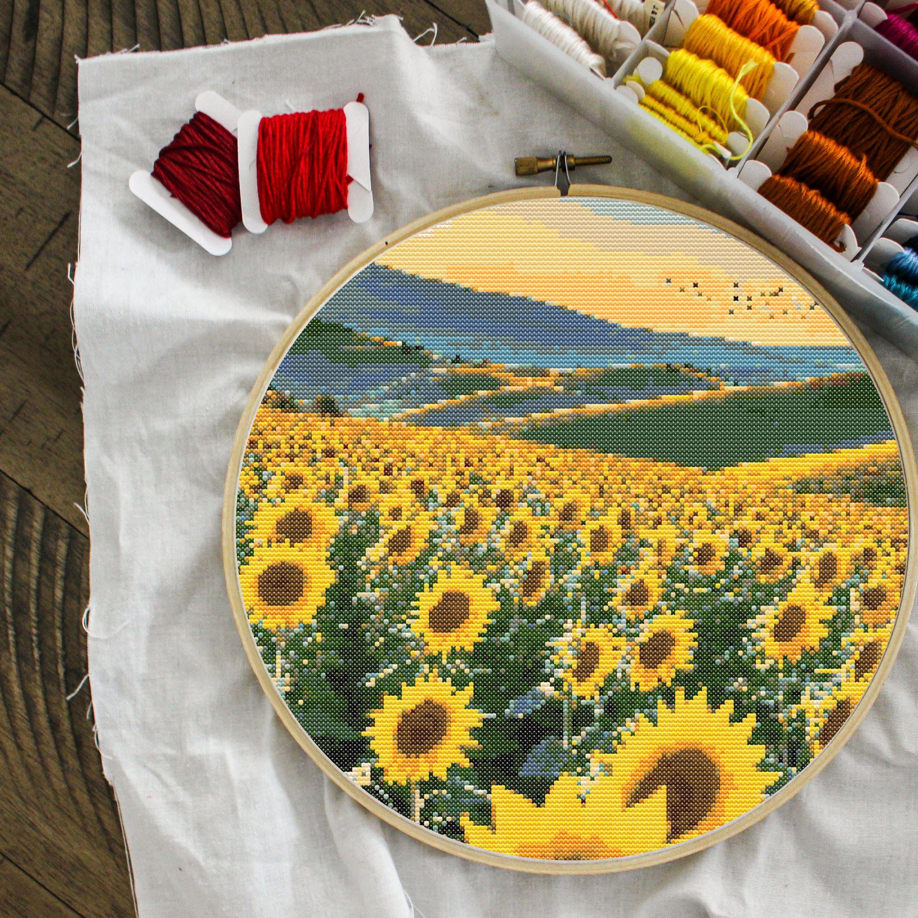 ひまわり畑のクロスステッチパターン、デジタル刺繍風景、田舎の夏の