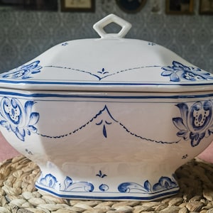 Antique earthenware soup tureen / French tuteen soup / hand-painted